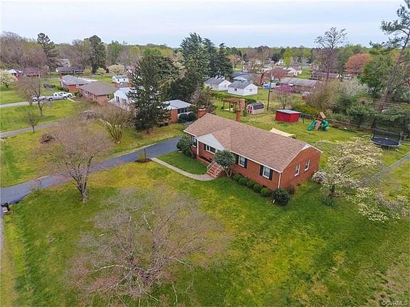 3rd image of 7401 Stuart Dr