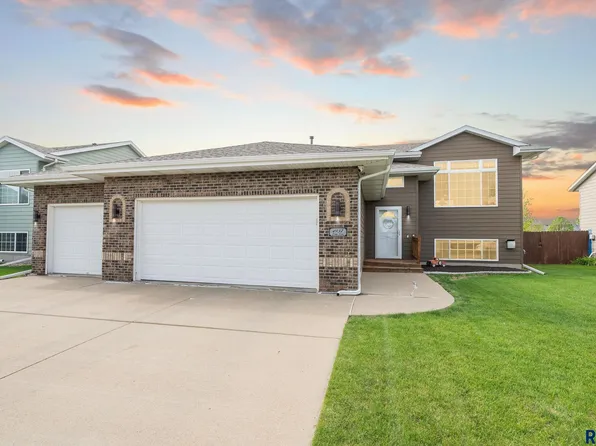 4937 S Emma Ln, Sioux Falls, SD 57106