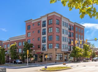 1107 S Walter Reed Dr #402, Arlington, VA 22204