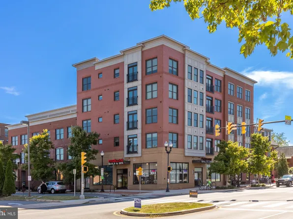 1107 S Walter Reed Dr #402, Arlington, VA 22204