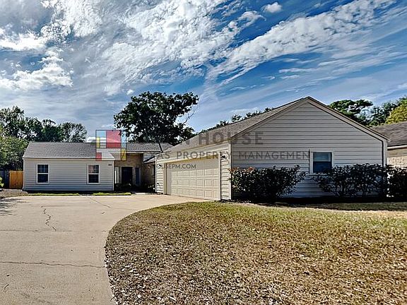2nd image of 1011 Apache Falls Dr