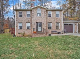 5842 Prunty Dr, Salem, VA 24153