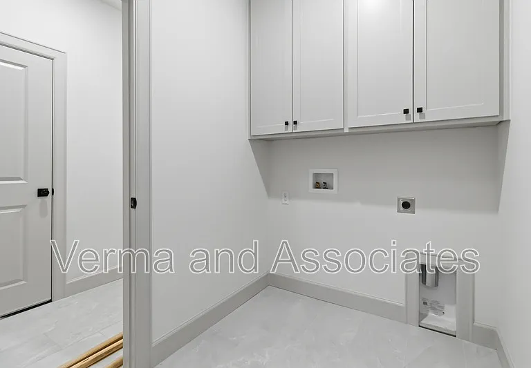 1240 Mammoth St — Photo 9