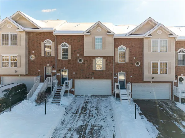 9529 Charley Dr, Pittsburgh, PA 15209