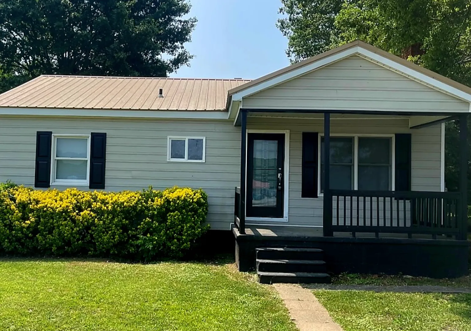 Adorable 3 Bedroom House In Oxford !! — Photo 1