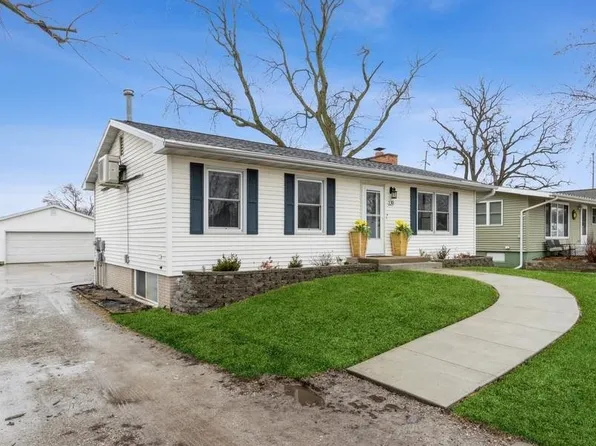 130 Summerhays St, Tiffin, IA 52340