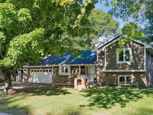 6260 Deerwood Dr, Mound, MN 55364