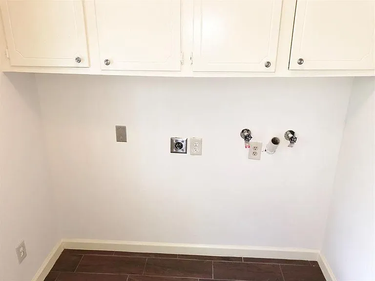 2621 N Woodloch St — Photo 12