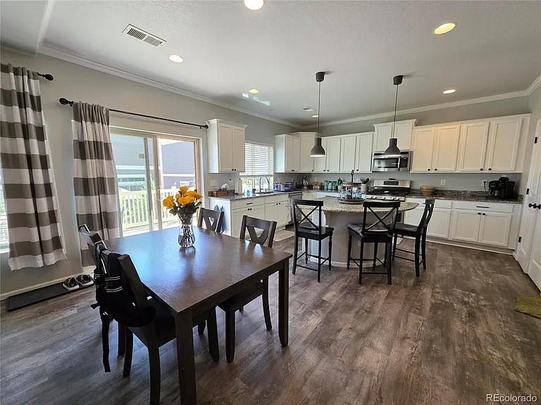 8269 Cypress Wood Dr — Photo 6