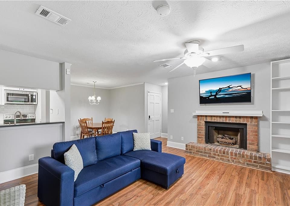 1st image of 612 Tuxworth Cir
