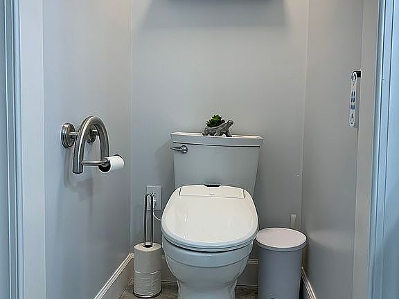 Master toilet room