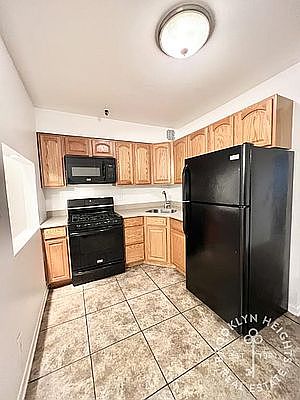 5th image of 300 Hicks St APT 1