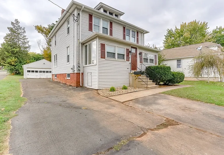 18 Peck St — Photo 2