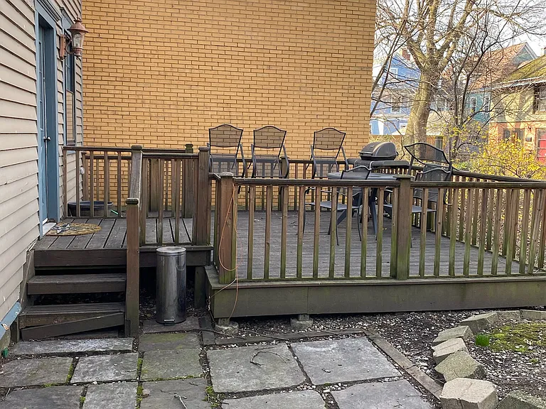 805 W Ferry St — Photo 8
