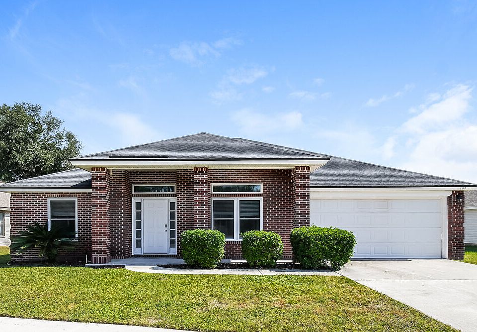 1st image of 405 Cottage Cove Ct
