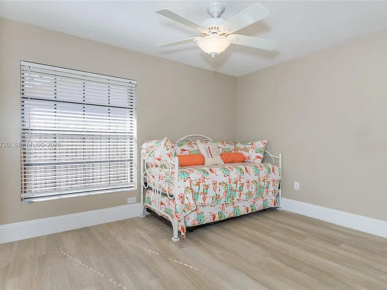 850 Amherst Ave — Photo 20