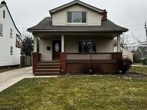 20517 Raymond St, Maple Heights, OH 44137