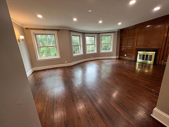 3rd image of 5744 N Christiana Ave #1E