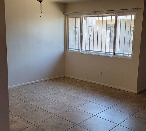 3rd image of 2636 N 43rd Ave #3A