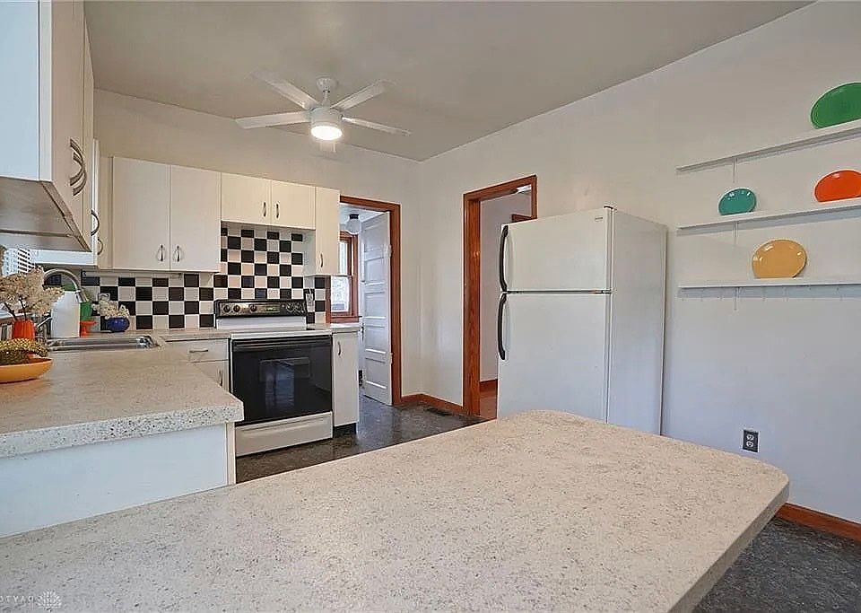1st image of 703 Carlisle Ave #703