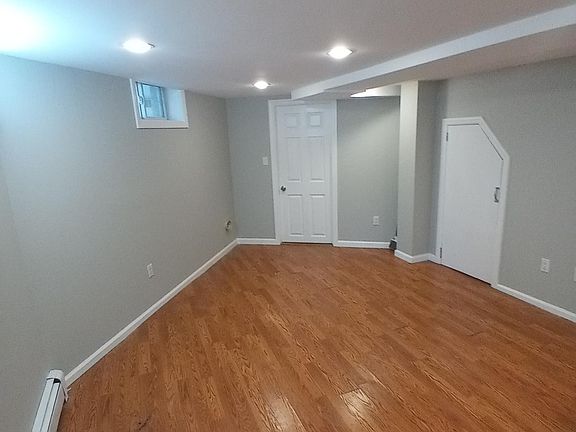 4th image of 33 Woodlawn Ave