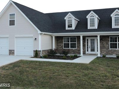 24 Invasion Ct, Bunker Hill, WV, 25413