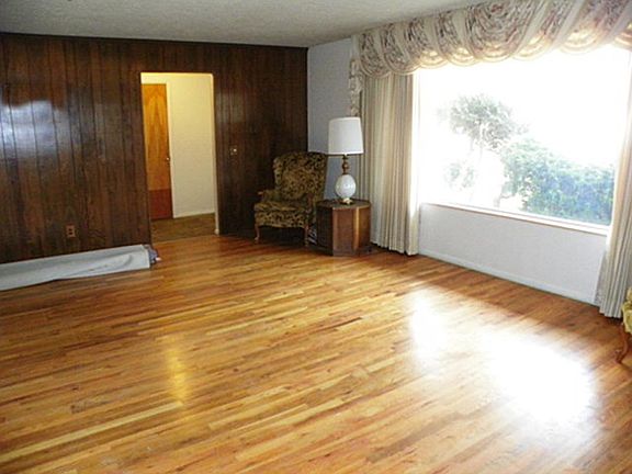 2nd image of 2212 Tasman Ave