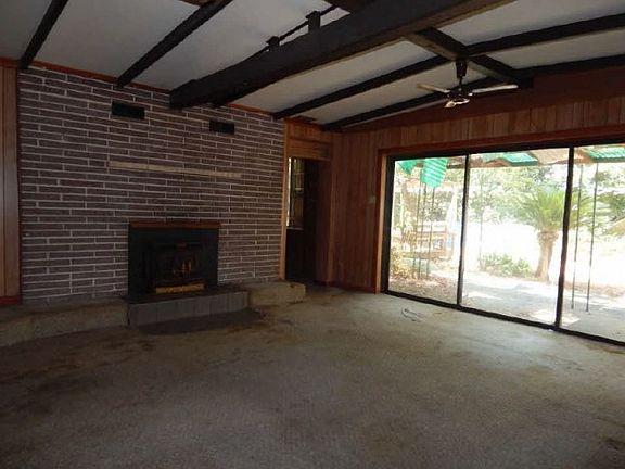 3rd image of 226 Hawthorne Cir