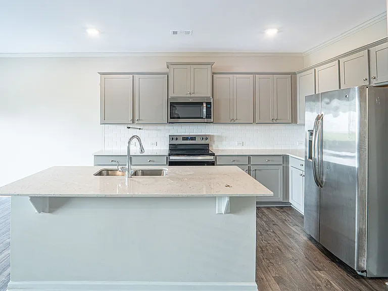 2473 Bayberry St — Photo 4