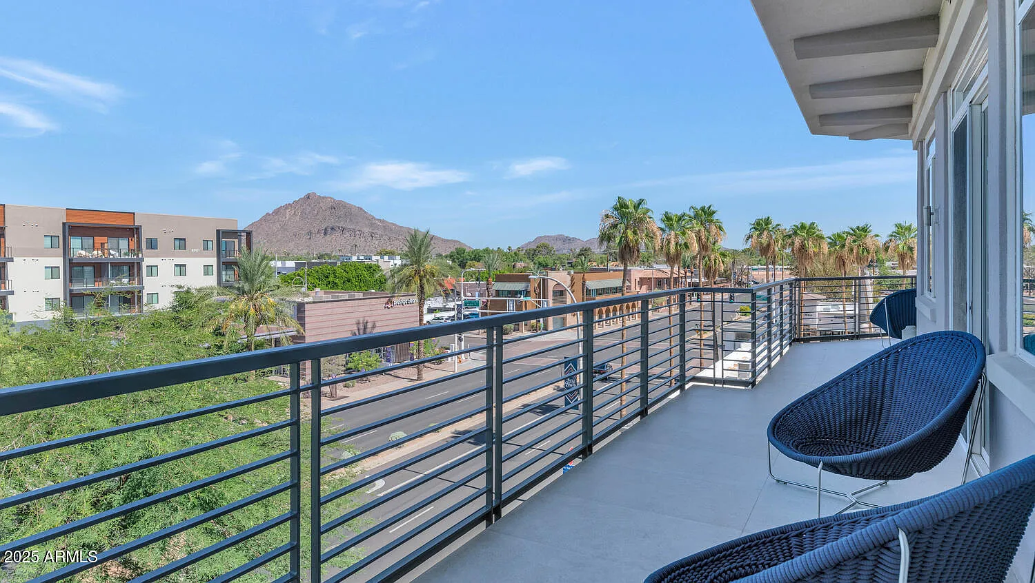 2 bed, 2.5 bath, 3443 sqft, $11,500 — Photo 3