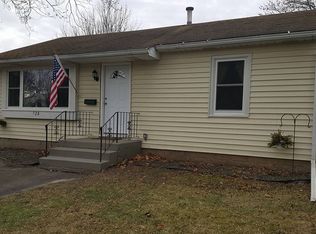 728 Douglas Ct, Clinton, IA 52732