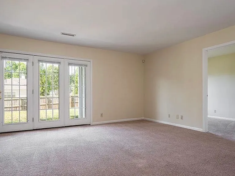 1223 Villa Ln #G — Photo 6