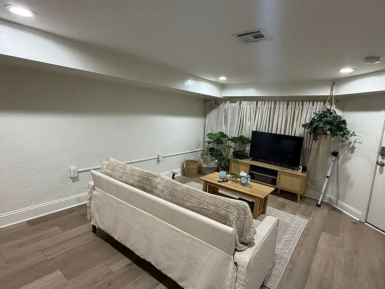 5445 W Berks St — Photo 2