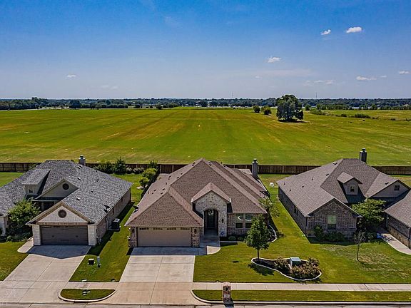 5th image of 304 Oar Wood Dr
