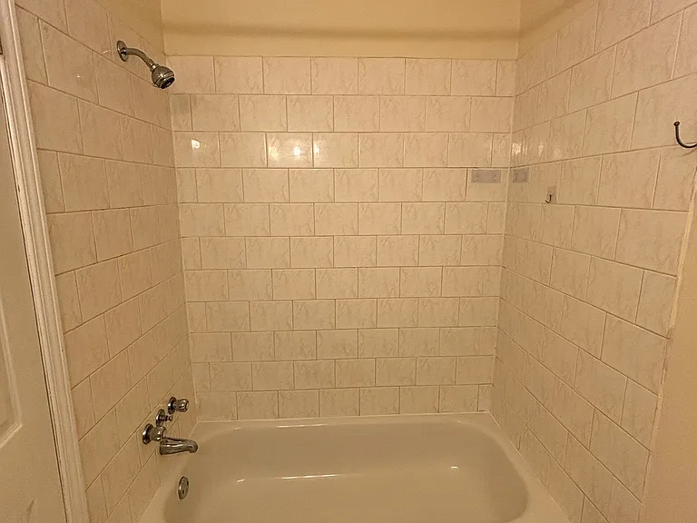 152 Hampton Grn — Photo 12