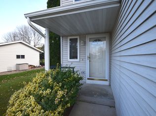 529 Kings Lynn Rd, Stoughton, WI 53589