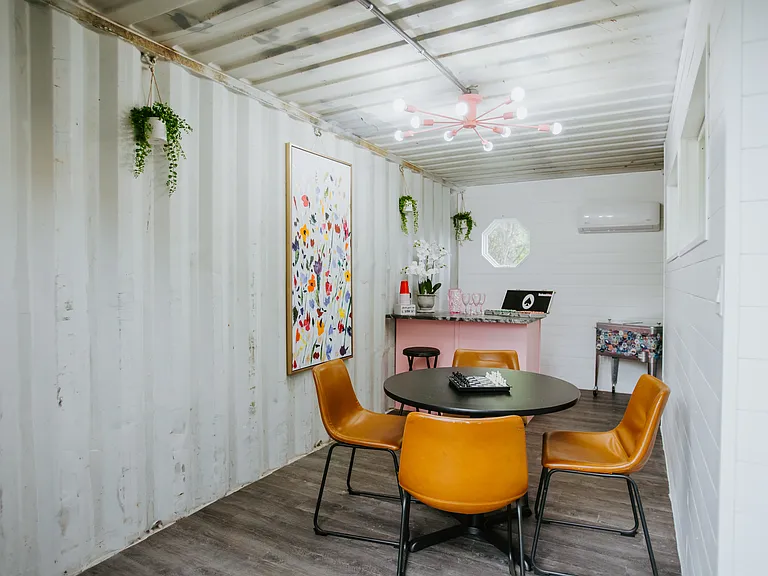604 W Pecan St — Photo 8