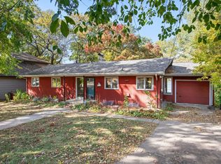 747 Heinel Dr, Roseville, MN 55113