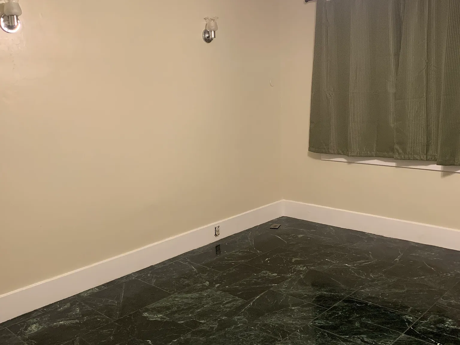 3 bed, $900 — Photo 3