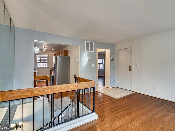 3rd image of 603 Bashford Ln APT 1
