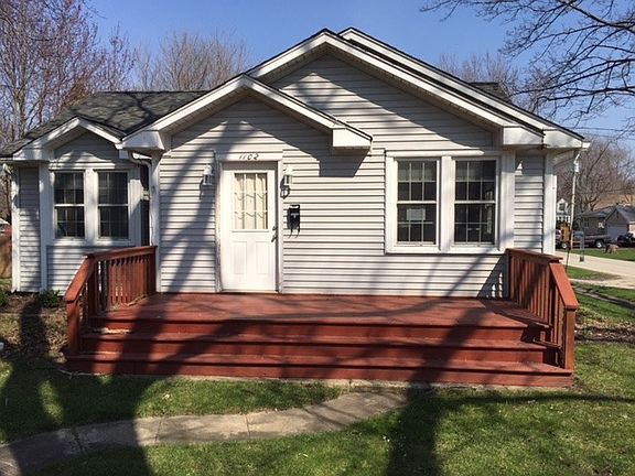 3rd image of 1102 Jewett St
