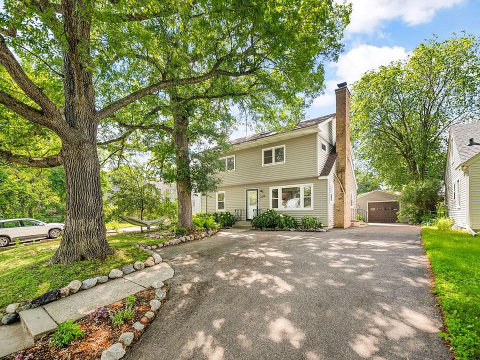 1st image of 2214 Forest Dr NE