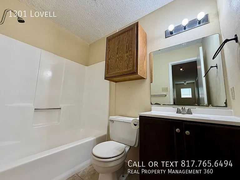 1301 Lovell Dr — Photo 8