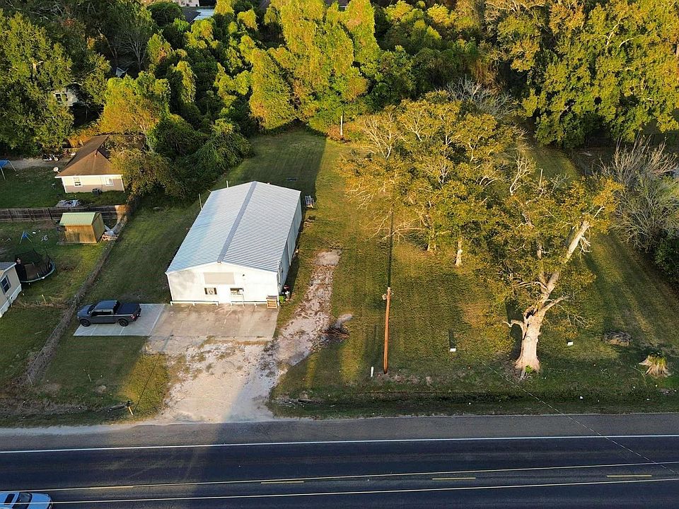 2nd image of 403 S Winfree St