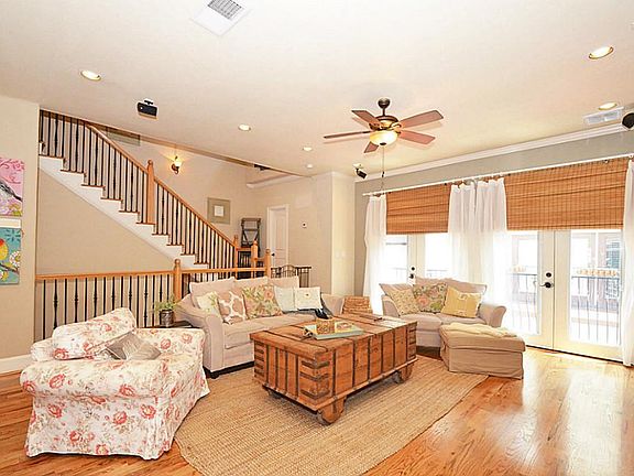 4th image of 1531 Wilcox St