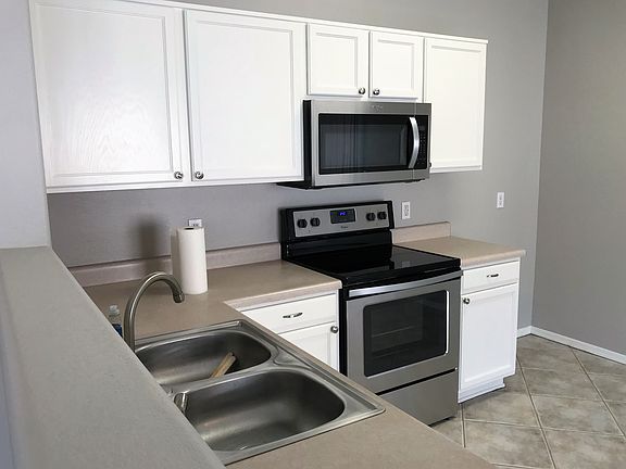 5th image of 16054 W Woodlands Ave