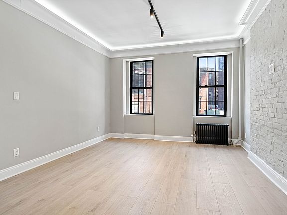 3rd image of 714 Greenwich St