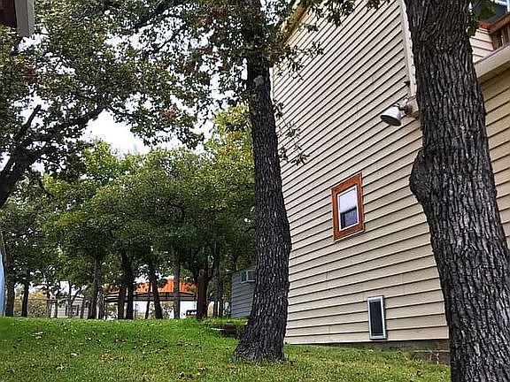 5th image of 1013 N Shore Dr