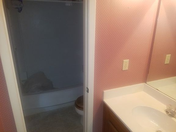 5th image of 4617 Briarwood Ln