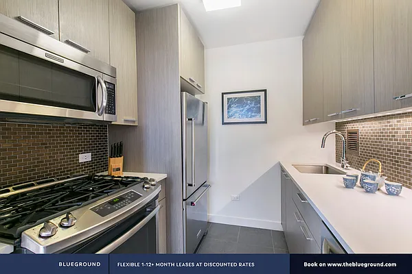 Rented by The Blueground | media 7